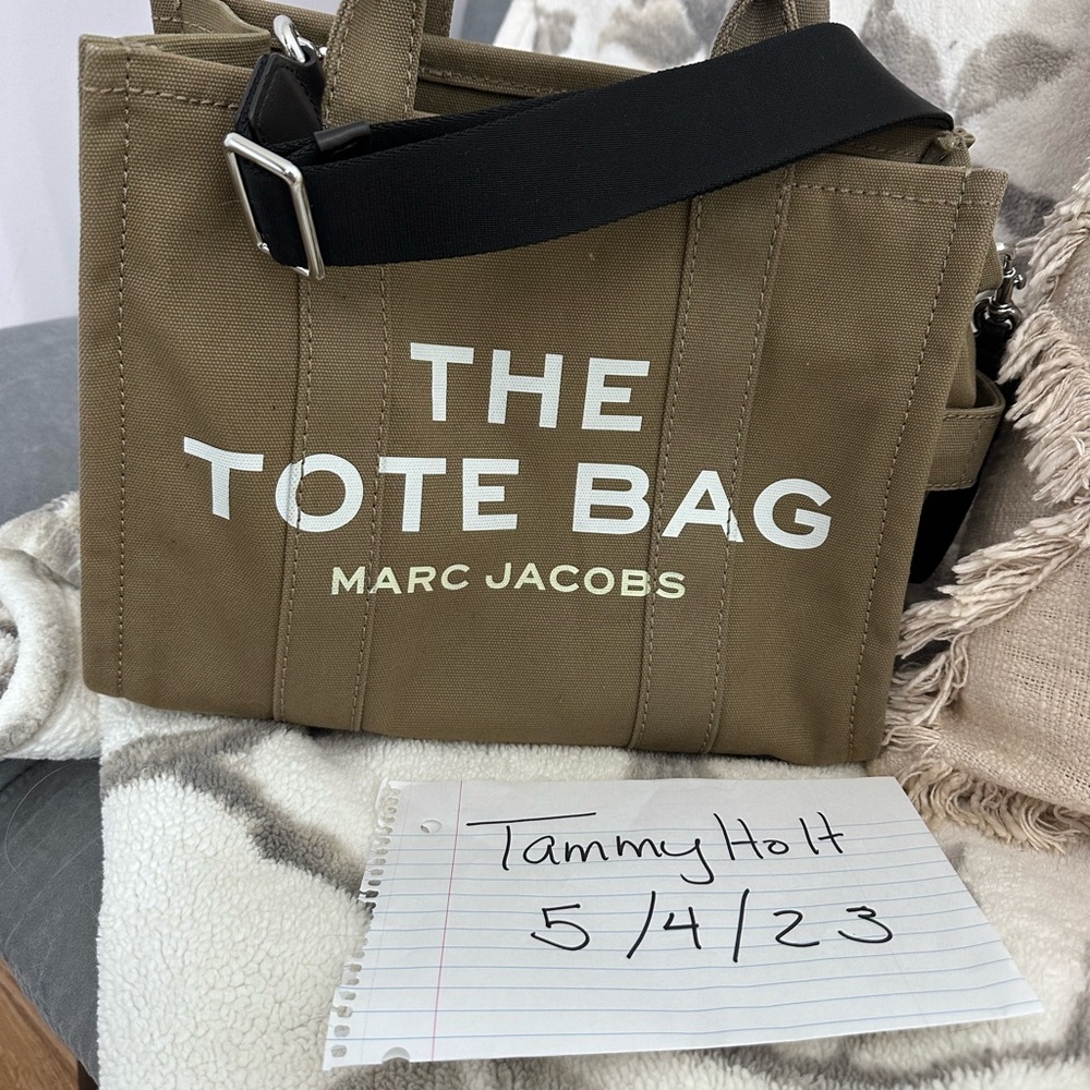 Marc Jacobs The Tote-Medium